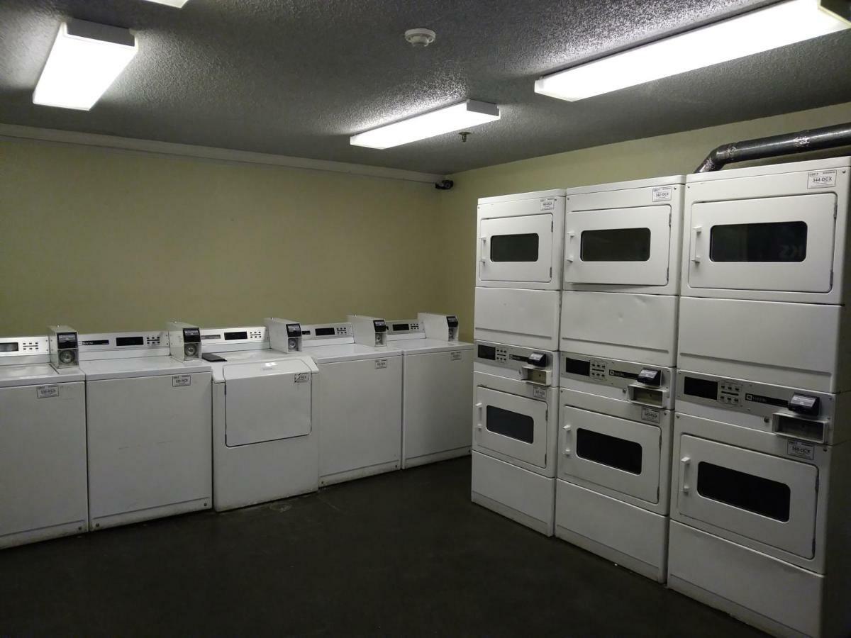 Intown Suites Extended Stay Dallas Tx - North Richland Hills Zewnętrze zdjęcie